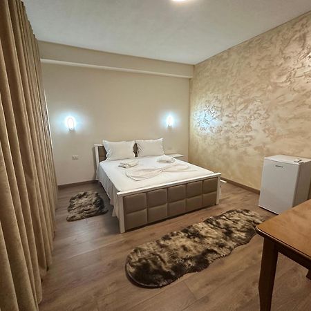 Guni Inn Krujë Esterno foto