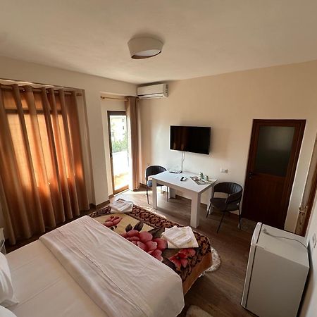 Guni Inn Krujë Esterno foto