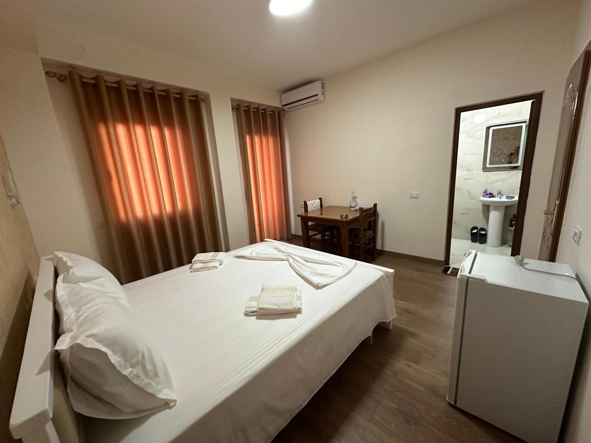Guni Inn Krujë Esterno foto
