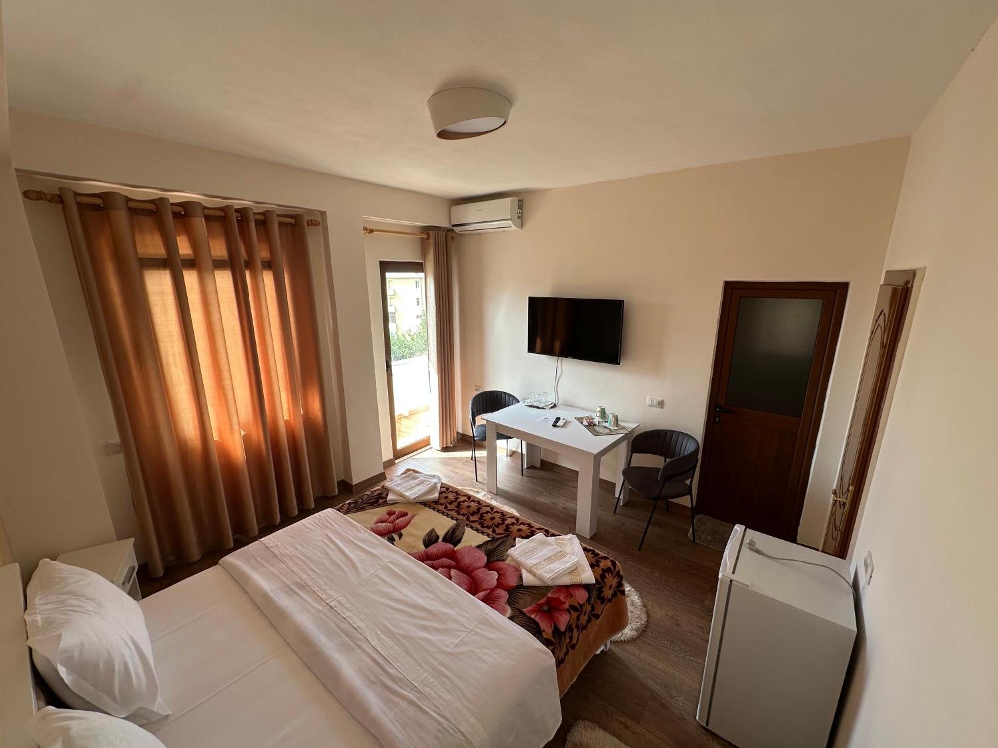 Guni Inn Krujë Esterno foto